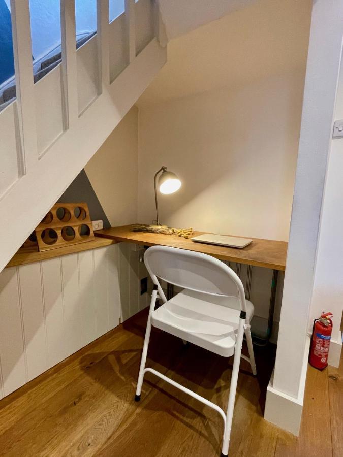 Stylish 2-Bedroom Townhouse Next To Brighton Station Екстер'єр фото